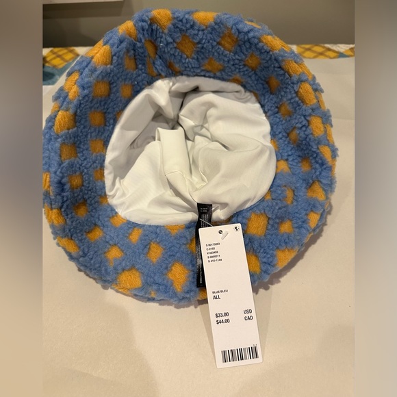 Urban Outfitters Sherpa Bucket Hat - Picture 3 of 4